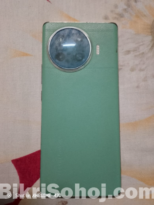 Tecno spark 20 pro plus